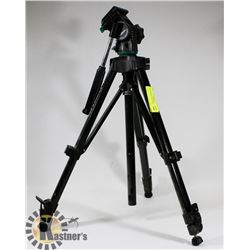 CHALLENGER 555 STAND