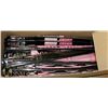 Image 1 : LARGE BOX OF ASSORTED SIZE PINK WIPER BLADES