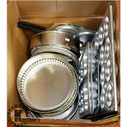 BOX LOT OF METAL BAKEWARE