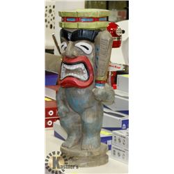 INDOOR/OUTDOOR TOTEM STYLE PLANT