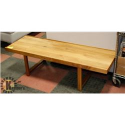 SHOWHOME WOOD COFFEE / ACCENT TABLE, 50 X 16 X 13