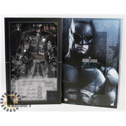 1:6 SCALE HOT TOYS TACTICAL SUIT BATMAN