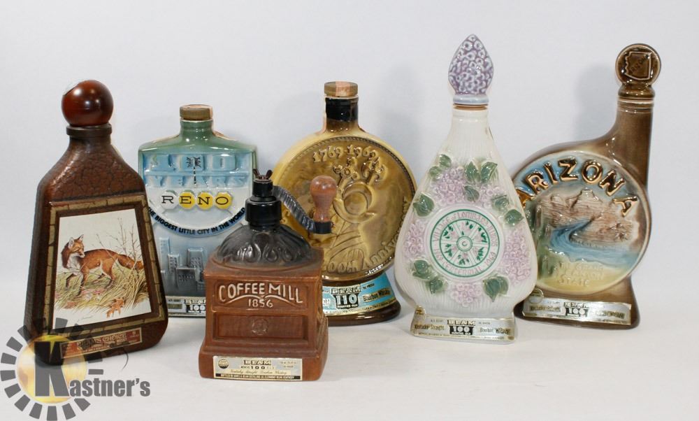 LOT OF ASSORTED COLLECTIBLE EMPTY ALCOHOL BOTTLES
