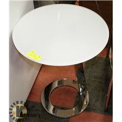 SHOWHOME GLASS & METAL ACCENT TABLE, 18 DIAMETER