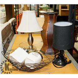 BOX W/HOUSEHOLD ITEMS INCL. 2 LAMPS,