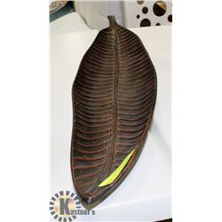 SHOWHOME CERAMIC LEAF DECORATION, 26" LONG