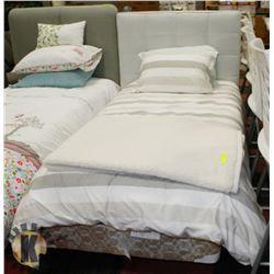 SHOWHOME SINGLE BET SET: INCLUDES HEADBOARD