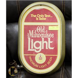 1981 OLD MILWAUKEE LIGHT BEER BAR ILLUMINATED SIGN