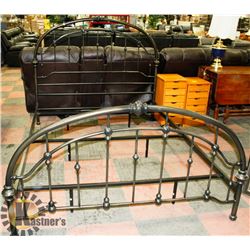 METAL QUEEN SIZE BEDFRAME