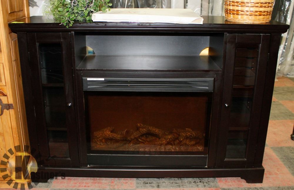 MASTER FLAME ELECTRIC FIREPLACE / TV STAND