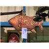 Image 3 : PAIR OF AIRPLANE PROPELLER DECOR & METAL FISH