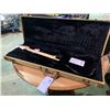Image 2 : BLACK FENDER SQUIER STRAT ELECTRIC GUITAR WITH SQUARE HARDSHELL CASE ( NEEDS REPAIR )
