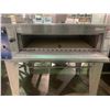 Image 2 : BAKERS PRIDE 40" STAINLESS STEEL 3PHZ ELECTRIC BRICK PIZZA OVEN