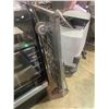 Image 2 : 500LBS CAPACITY 4 WHEEL MOBILE PRODUCT CART