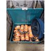 Image 3 : GREATBEAR BOX OF RATCHET TIE DOWNS & BLUE RUBBER HOSE