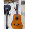 Image 1 : YAMAHA C40 ACOUSTIC GUITAR