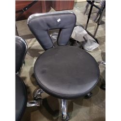 BLACK KNEE HIGH ROLLING CHAIR