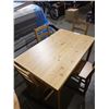Image 3 : TABLE WITH 4 CHAIRS