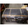 Image 2 : VINTAGE CHEST
