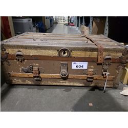 VINTAGE CHEST