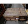 Image 2 : VINTAGE CHEST