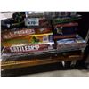 Image 2 : ASSORTED GAMES AND PUZZLES