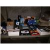 Image 2 : XBOX ONE RED DEAD REDEMPTION 2, TELESCOPE, PORTABLE ELECTRONIC SCALE, IPHONE CASES, WAIT