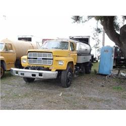 (Lot 4257.00) 1990 FORD F800 TANKER TAR