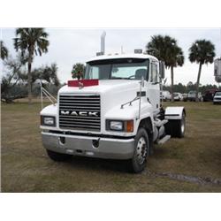 (Lot 4240.00) 1996 MACK CH612