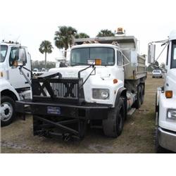(Lot 4244.00) 1989 MACK RD690S