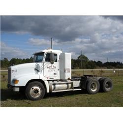 (Lot 4252.00) 2001 FREIGHTLINER DAY CAB