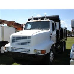 (Lot 4264.00) 1993 INTERNATIONAL 8200 T