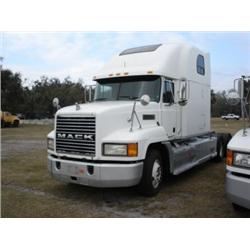 (Lot 4334.00) 1999 MACK CH613