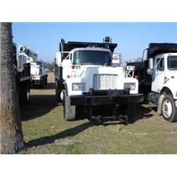 (Lot 4388.00) 1992 MACK RD600