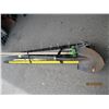 Image 1 : BUNDLE OF GARDEN TOOLS