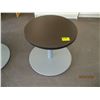 Image 1 : ROUND SHORT 20" TABLE