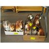 Image 1 : 2 FLATS OF CERAMIC DOGS & WOLF