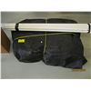 Image 1 : 4' X 4' GROW TENT W/POLES -1