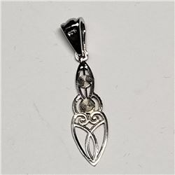 Silver Arrow With Chain Necklace (~weight 0.8g), Made in Canada, Suggested Retail Value $60