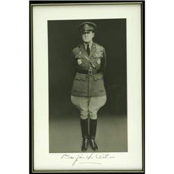 Douglas MacArthur Superb Autographed Photo Douglas MacArthur Superb Autographed Photo.