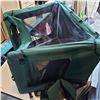 Image 2 : 2FT BY 2FT PORTABLE DOG KENNEL
