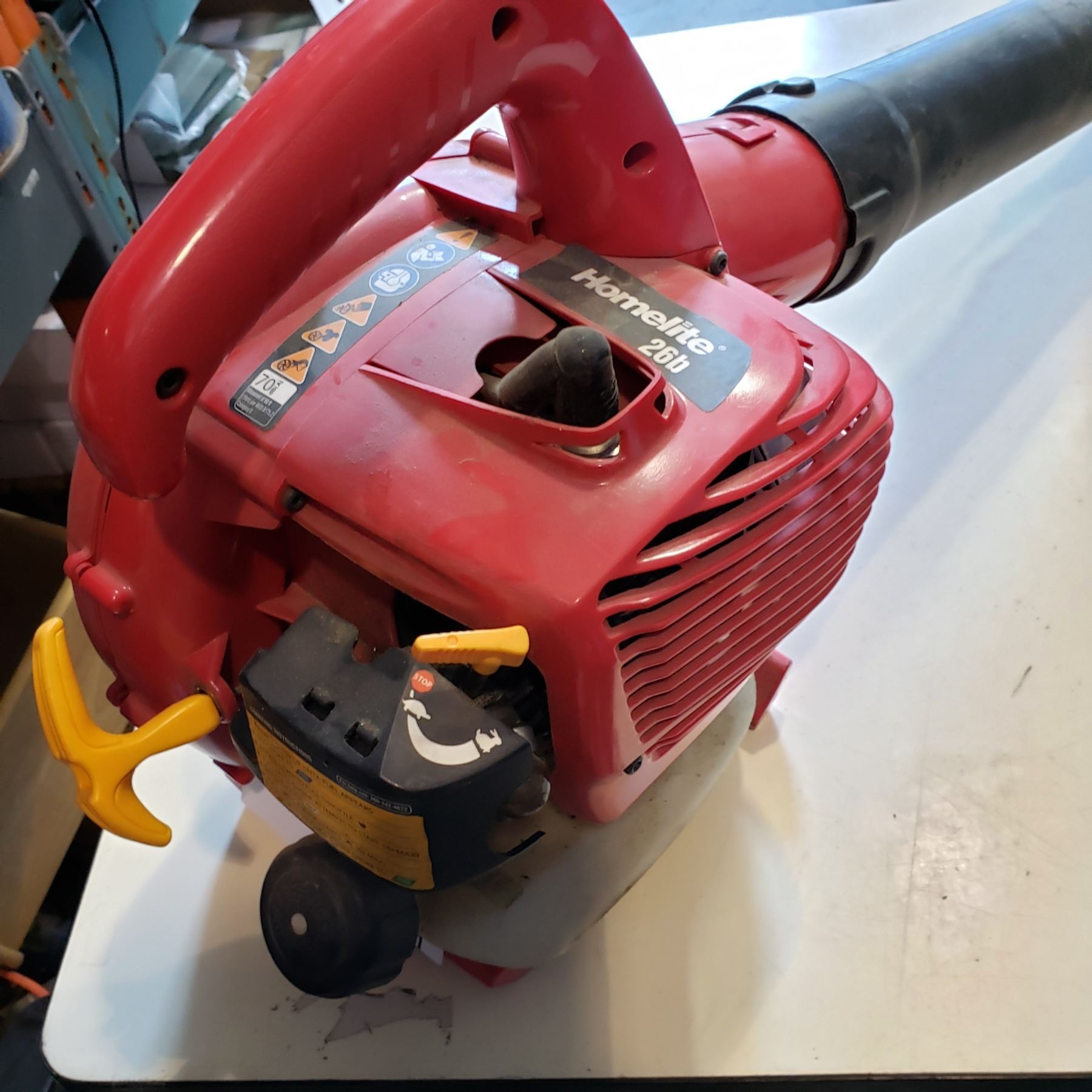 HOMELITE 26B GAS LEAF BLOWER Big Valley Auction Homelite 26b gas leaf blower big valley auction