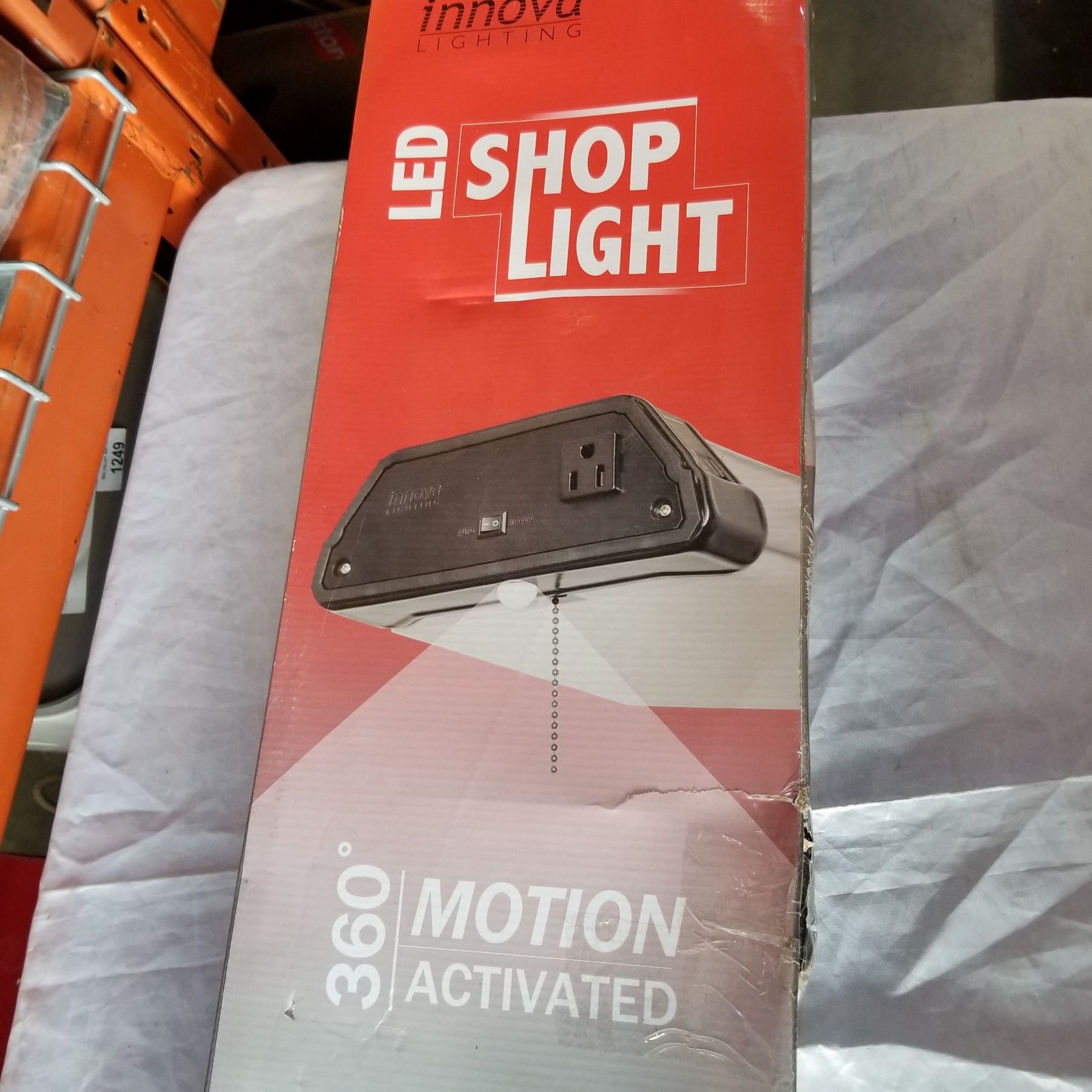 INNOVA LED SHOP LIGHT 5200 LUMENS WORKS CRACK IN LENS