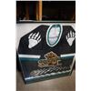 Image 2 : 2 FRAMED HOCKEY JERSEYS