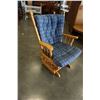Image 2 : MAPLE GLIDER ROCKER