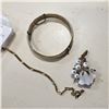 Image 2 : 2 VINTAGE GOLD FILLED BRACELETS AND TRIFARI BROACH