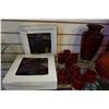 Image 2 : LOT OF RUBY GLASS DECOR