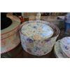 Image 2 : 2 HAT BOXES W/ VINTAGE HATS