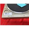 Image 2 : Vintage Hitachi Record Player with A New Belt in Good Working Order. Plexiglass Cover Has a Crack