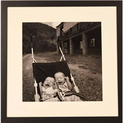 Mary Ellen Mark (1940-2015): TWO BABIES.
